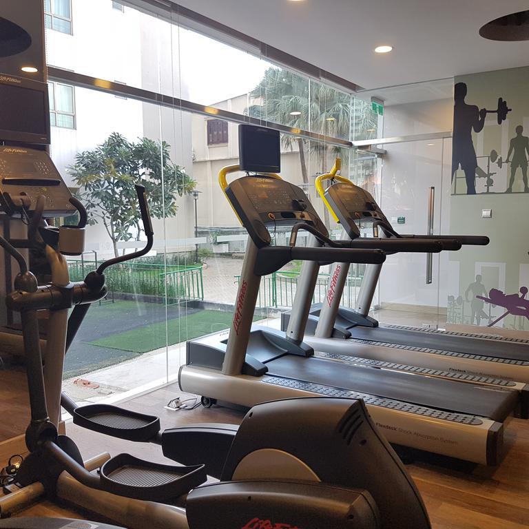 Somerset Хошимин Экстерьер фото A treadmill